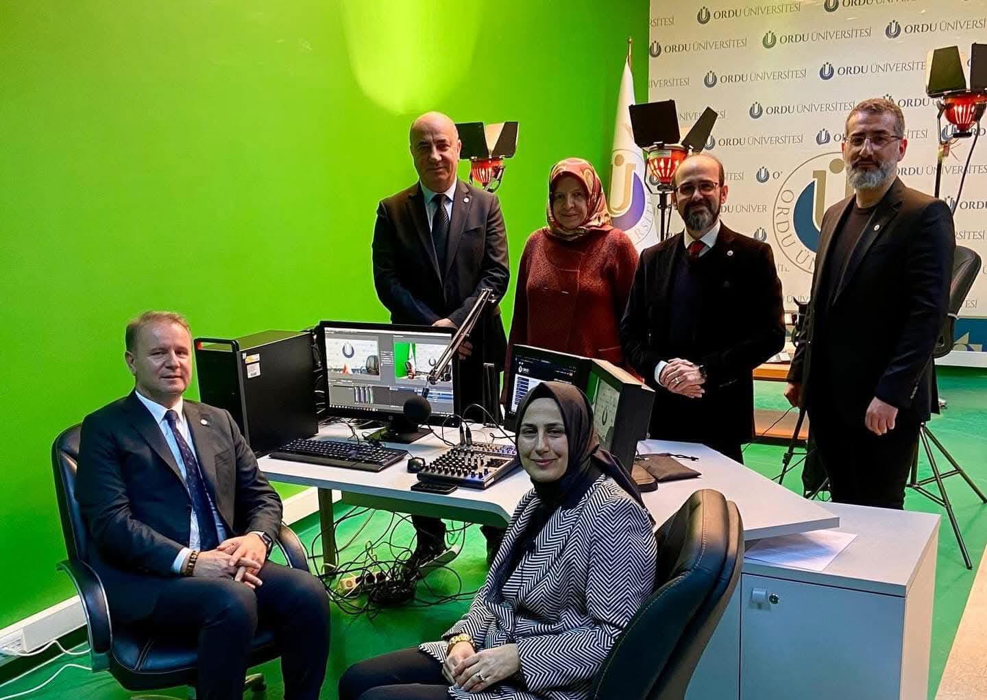 TELEVİZYON VE RADYO YAYINI BAŞLADI