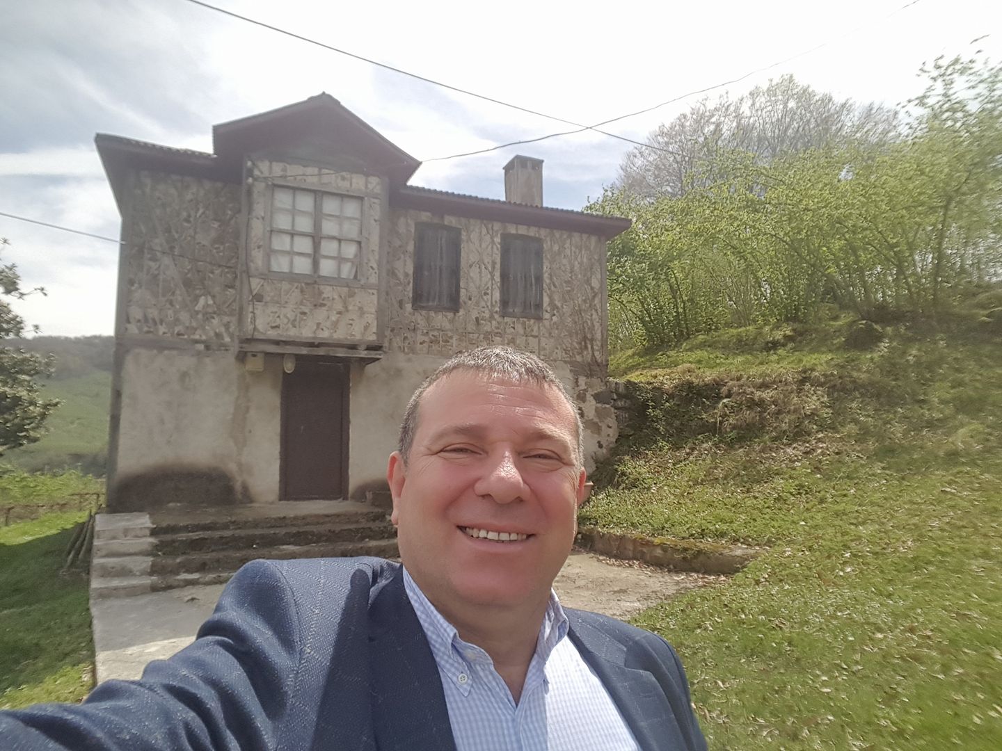 BAŞKAN YARDIMCISI OKTAY AKSU ANNE ACISIYLA SARSILDI
