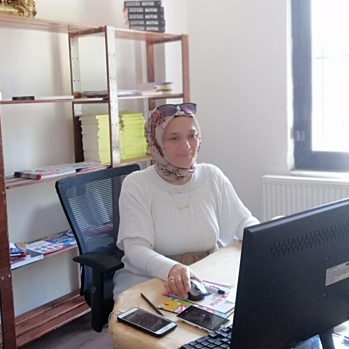 YAVŞAN DERNEĞİNİN İLK KADIN KOLLARI BAŞKANI SALİHA GÜZELLER