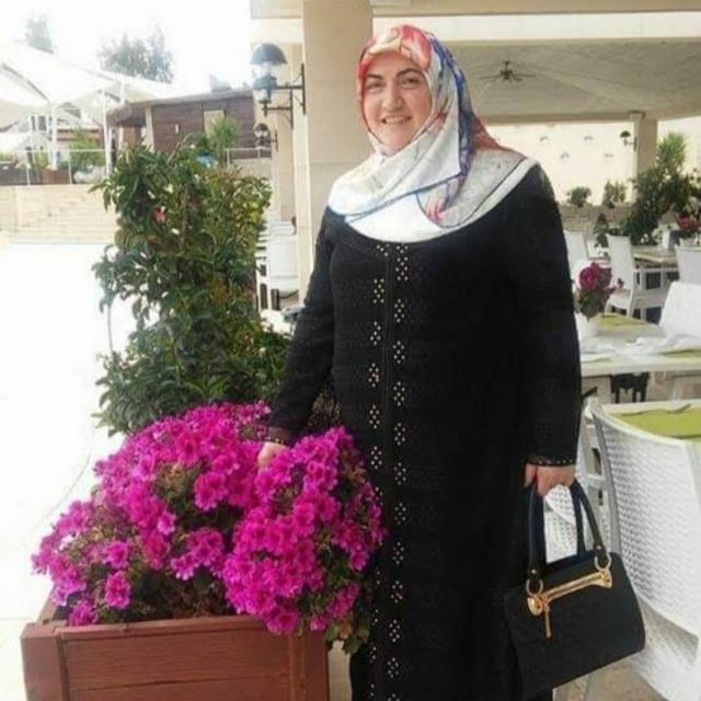 KADIN BAŞKAN KÖYÜNE MESÇİD YAPTIRDI