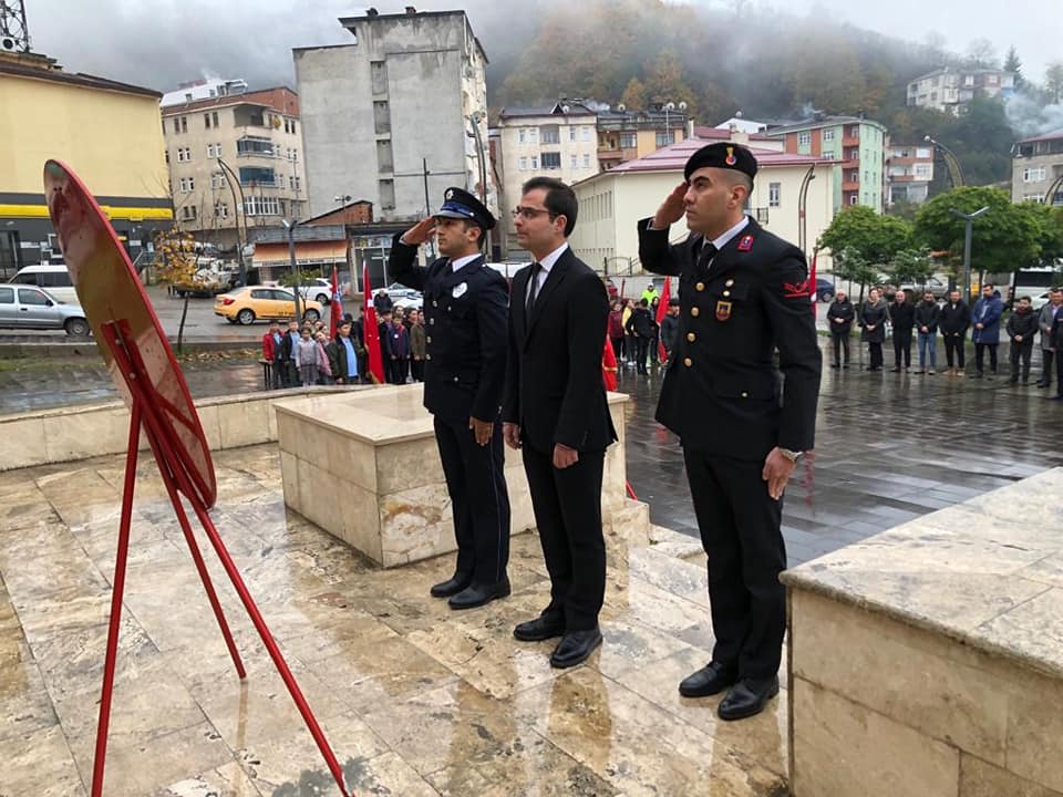 ATATÜRK GÖLKÖY İLÇESİNDE TÖRENLE ANILDI