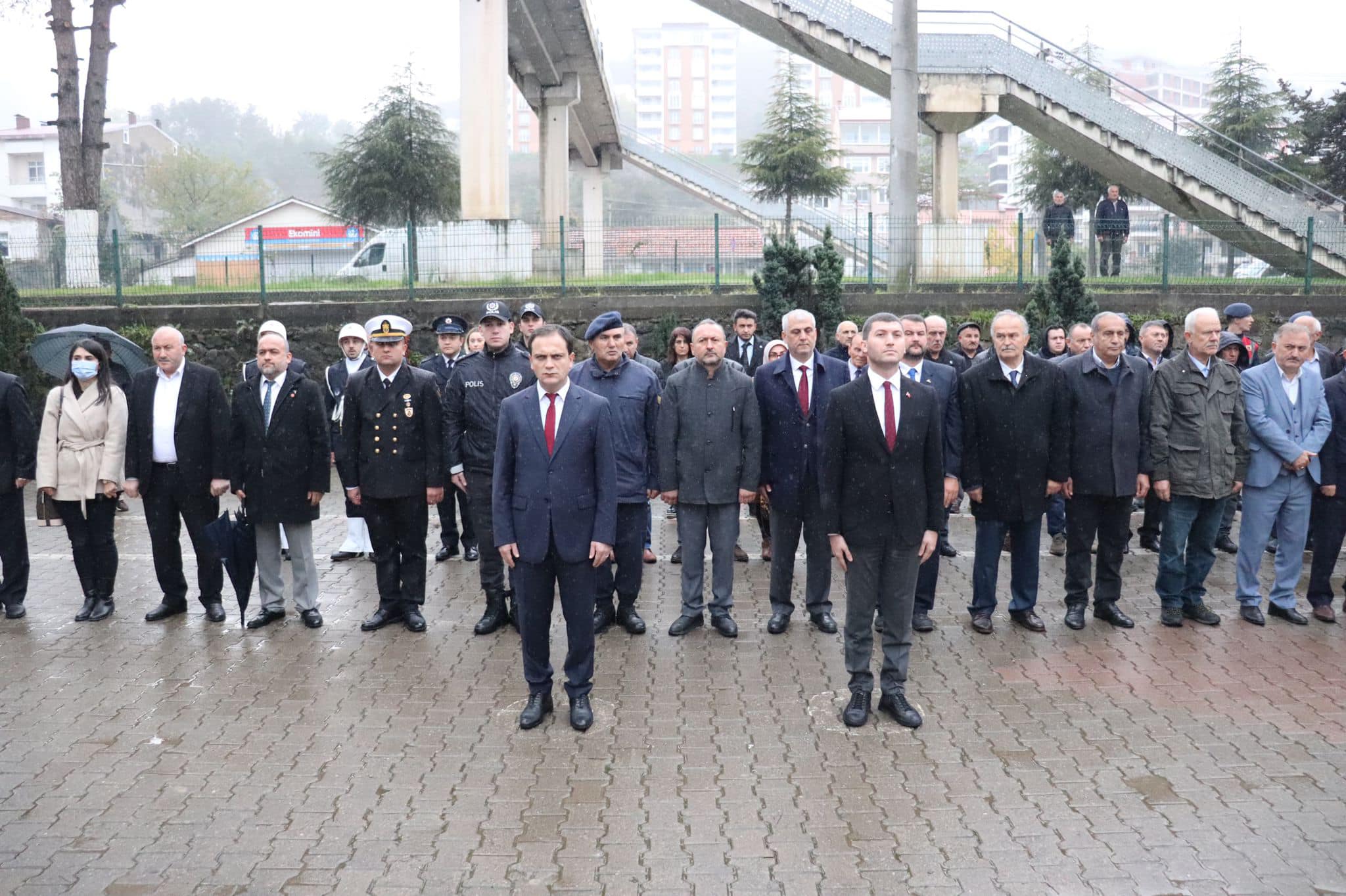 GÜLYALILILAR ATATÜRK'Ü ANDILAR