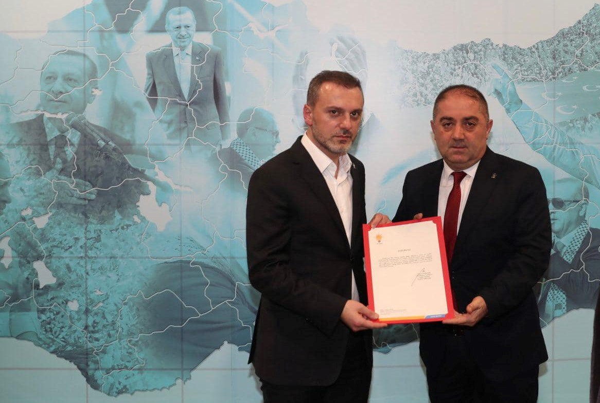  Ak Parti Ünye İlçe Başkanlığına Hasan Fahri Alparslan atandı.