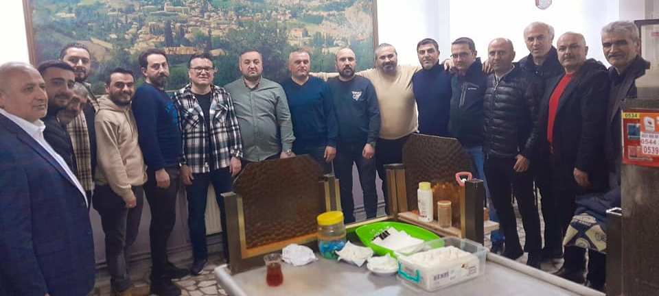 Çiftlik Sarıca Derneğinin Yeni Başkanı Ömer Akpınar Çiftlik Sarıca Derneğinin Yeni Başkanı Ömer Akpınar