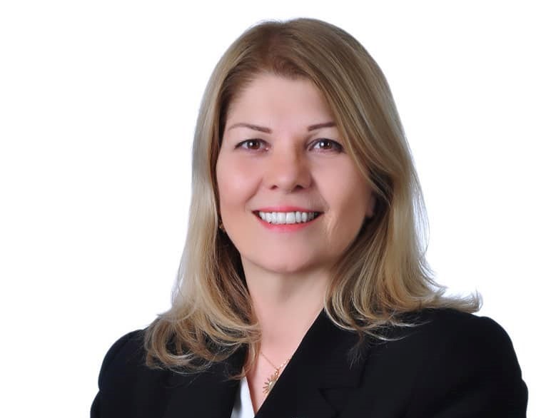 İYİ Partili Hülya Genç Arıcı, "Kadınların Sesi Olacağım" İYİ Partili Hülya Genç Arıcı, "Kadınların Sesi Olacağım"