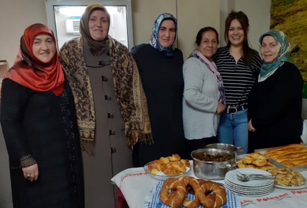 MESUDİYE BEŞPINAR KADINLARI BEYKOZ'DAN 'BİZDE VARIZ' DİYE SESLENDİ MESUDİYE BEŞPINAR KADINLARI BEYKOZ'DAN 'BİZDE VARIZ' DİYE SESLENDİ