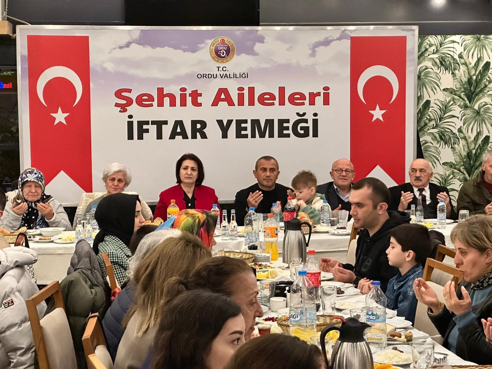 Ordu Valisi Tuncel Sonel ramazan ayının ilk iftarını şehit aileleriyle birlikte açtı