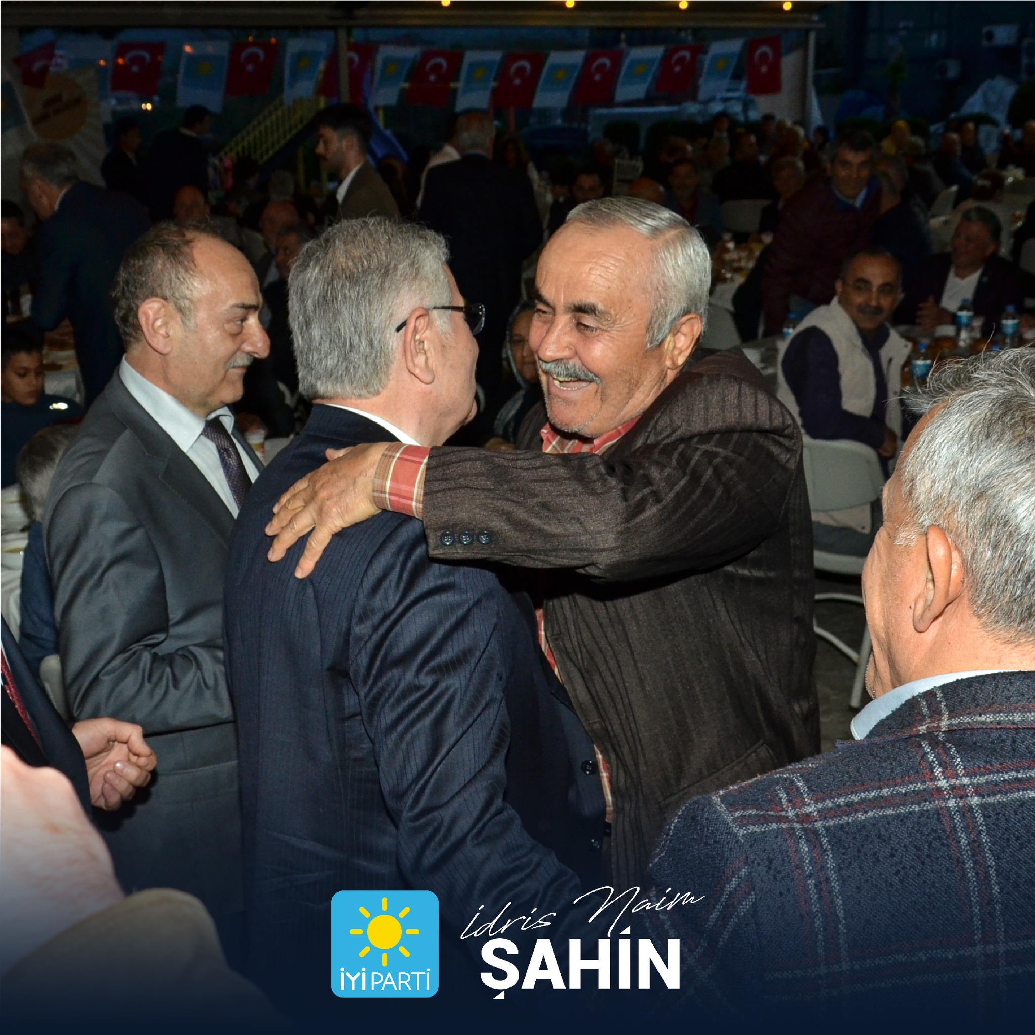 İdris Naim Şahin, Ünye Fatsa'da coşkuyla karşılandı İdris Naim Şahin, Ünye Fatsa'da coşkuyla karşılandı