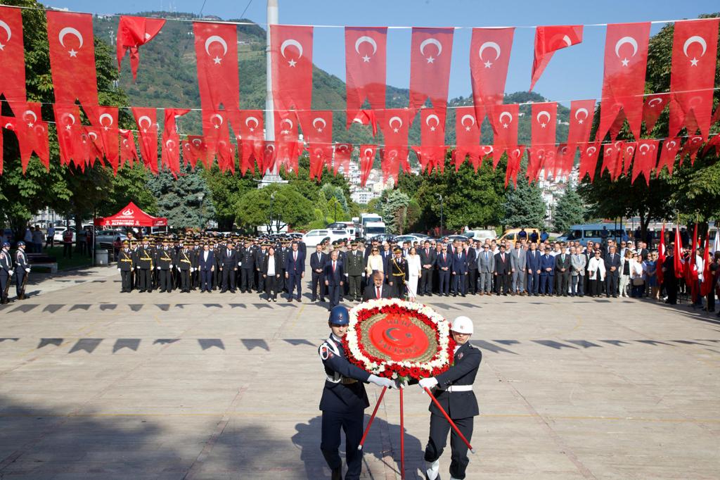 30 AĞUSTOS ZAFER BAYRAMI ORDU’DA TÖRENLERLE KUTLANDI 30 AĞUSTOS ZAFER BAYRAMI ORDU’DA TÖRENLERLE KUTLANDI