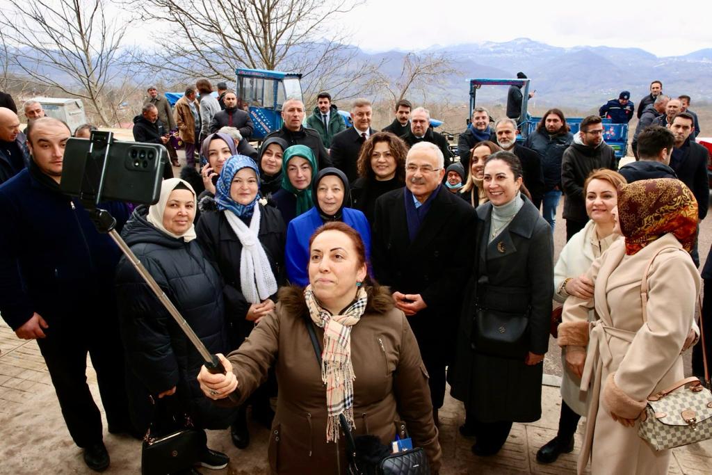 BAŞKAN GÜLER: “KAVGA İLE BİR YERE GİDİLMİYOR SEVGİYİ BÜYÜTEREK HAREKET EDECEĞİZ” BAŞKAN GÜLER: “KAVGA İLE BİR YERE GİDİLMİYOR SEVGİYİ BÜYÜTEREK HAREKET EDECEĞİZ”