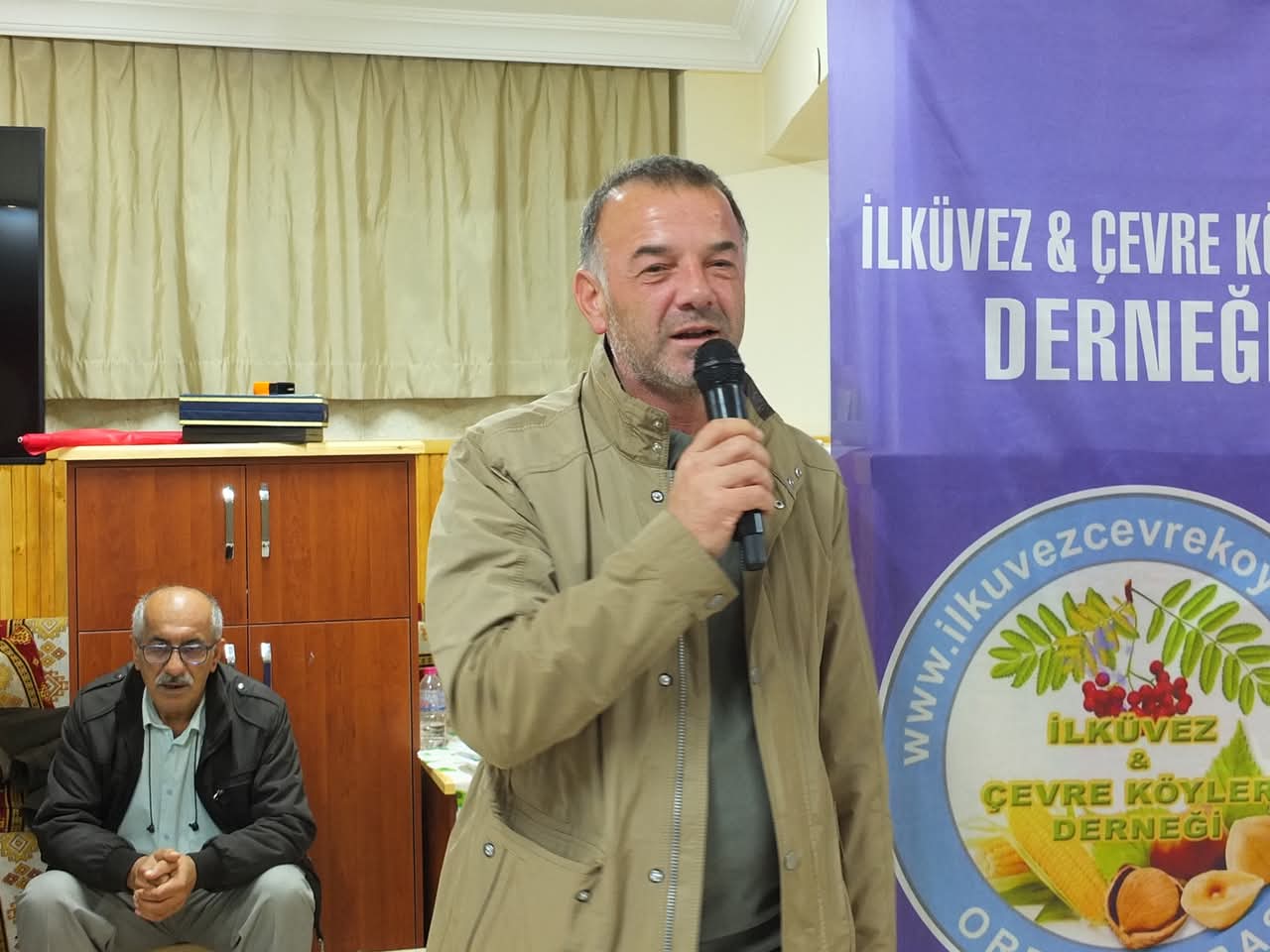 İLKÜVEZLİLER DERNEĞİ BAŞKANLIĞINA YENİDEN TEVFİK ÇON SEÇİLDİ