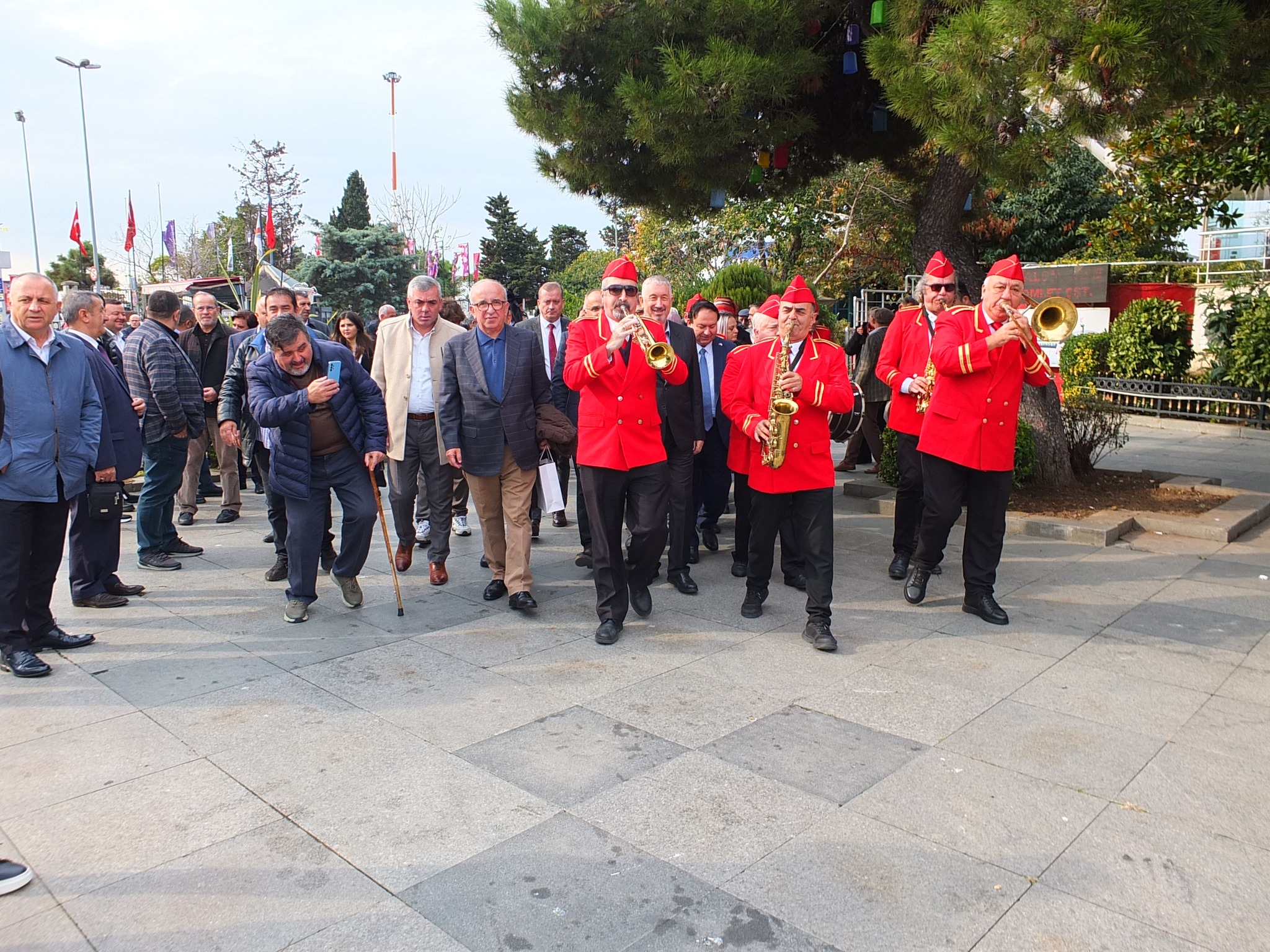 ORDULULAR İSTANBUL'DA MEYDANA ÇIKTI ORDULULAR İSTANBUL'DA MEYDANA ÇIKTI
