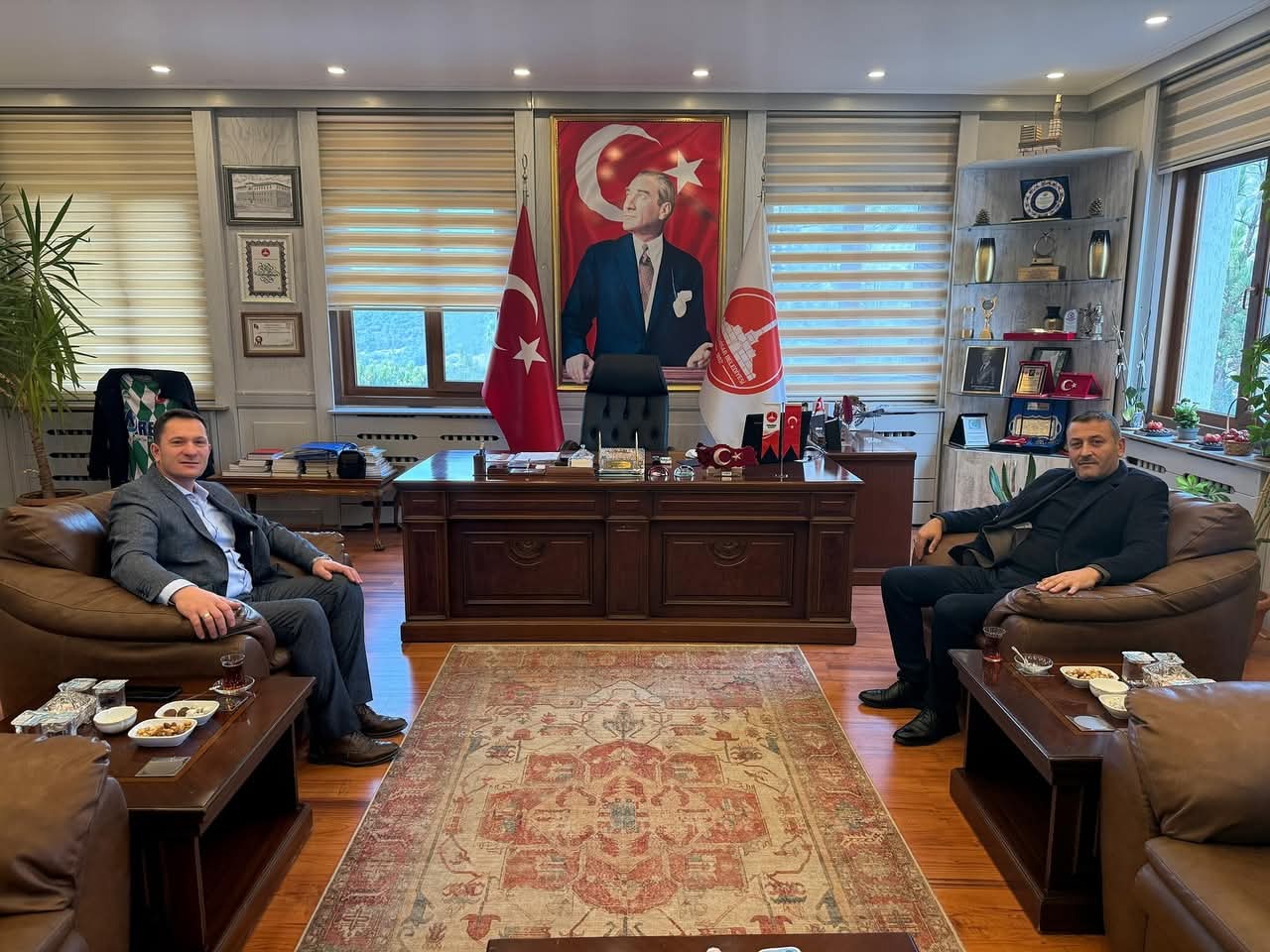 Mesudiye Belediye Başkanı Cengiz Koçyiğit, Koyulhisar Belediye Başkanı Bora Karakullukcu’yu Ziyaret Etti Mesudiye Belediye Başkanı Cengiz Koçyiğit, Koyulhisar Belediye Başkanı Bora Karakullukcu’yu Ziyaret Etti