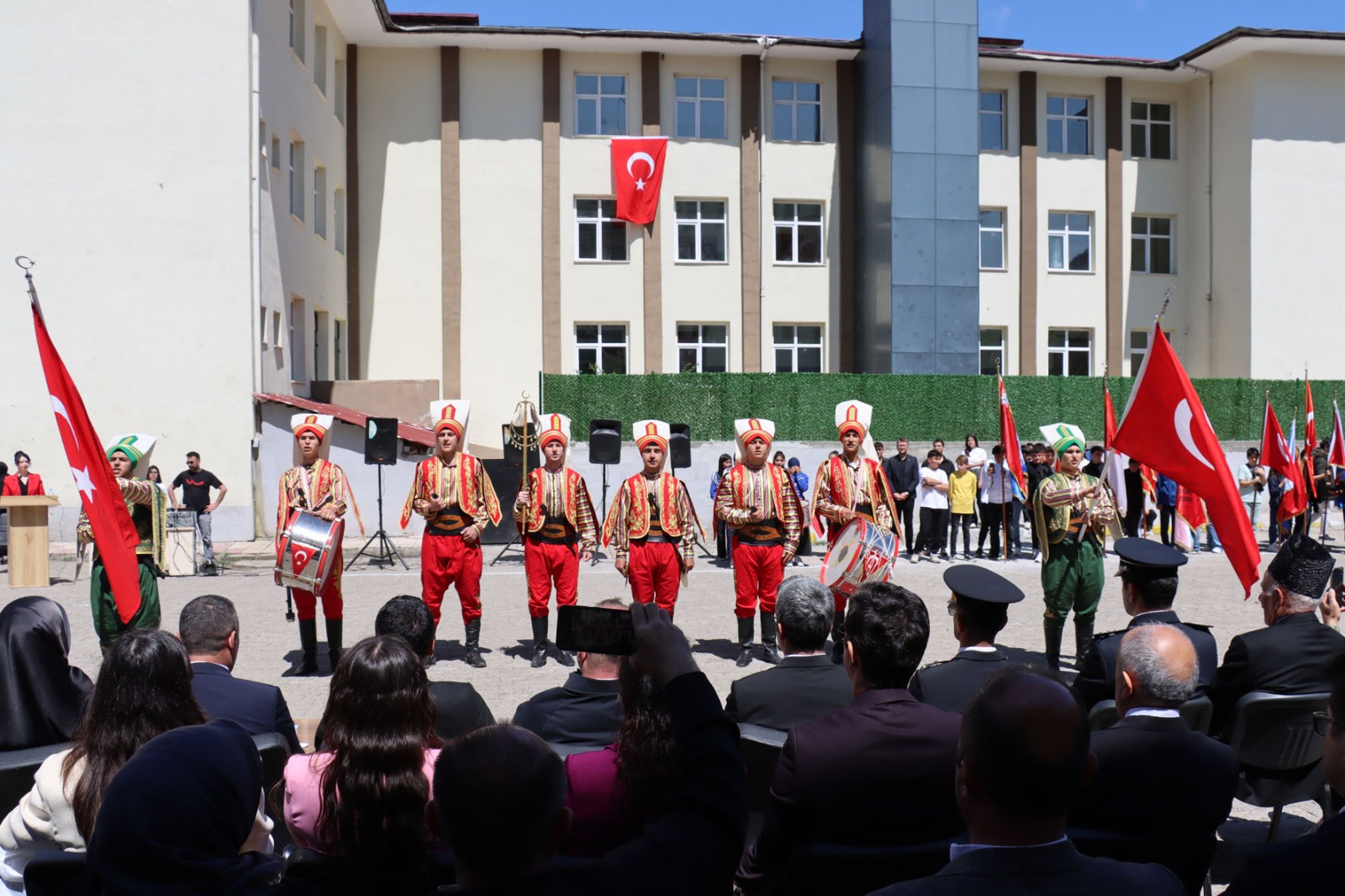 MESUDİYE'DE 19 MAYIS COŞKUSU MESUDİYE'DE 19 MAYIS COŞKUSU