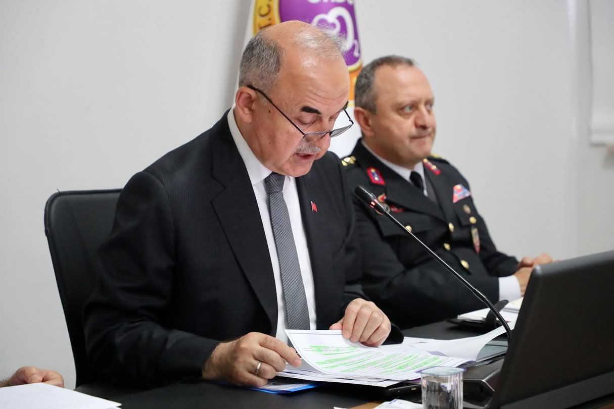 ORDU VALİSİ ASAYİŞ VE TRAFİK VERİLERİNİ BASINLA PAYLAŞTI ORDU VALİSİ ASAYİŞ VE TRAFİK VERİLERİNİ BASINLA PAYLAŞTI