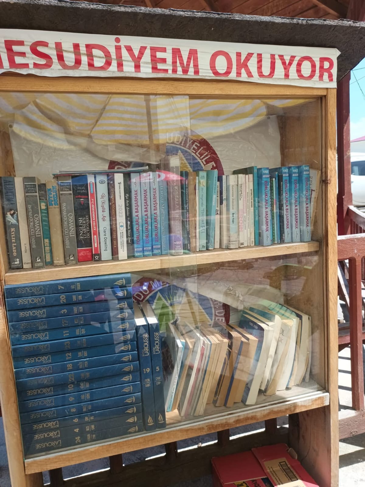 SOKAK KÜTÜPHANESİNİ YENİDEN AKTİF HALE GETİRDİLER