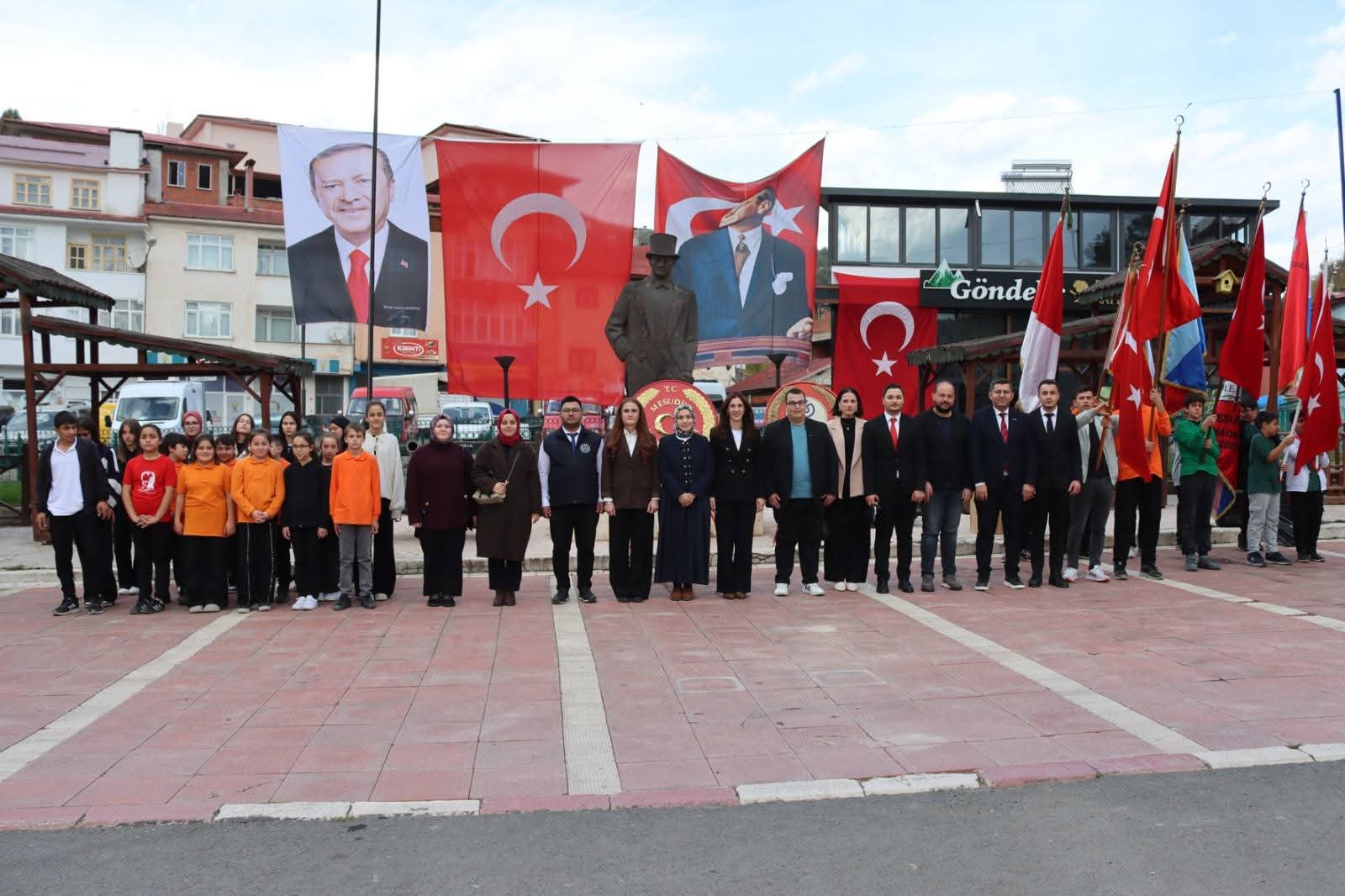 29 EKİM CUMHURİYET BAYRAMI MESUDİYE'DE KUTLANDI