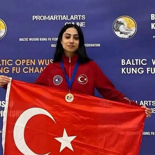MESUDİYELİ NAZLI KARAKUŞ KUNG FU DÜNYA ŞAMPİYONU MESUDİYELİ NAZLI KARAKUŞ KUNG FU DÜNYA ŞAMPİYONU