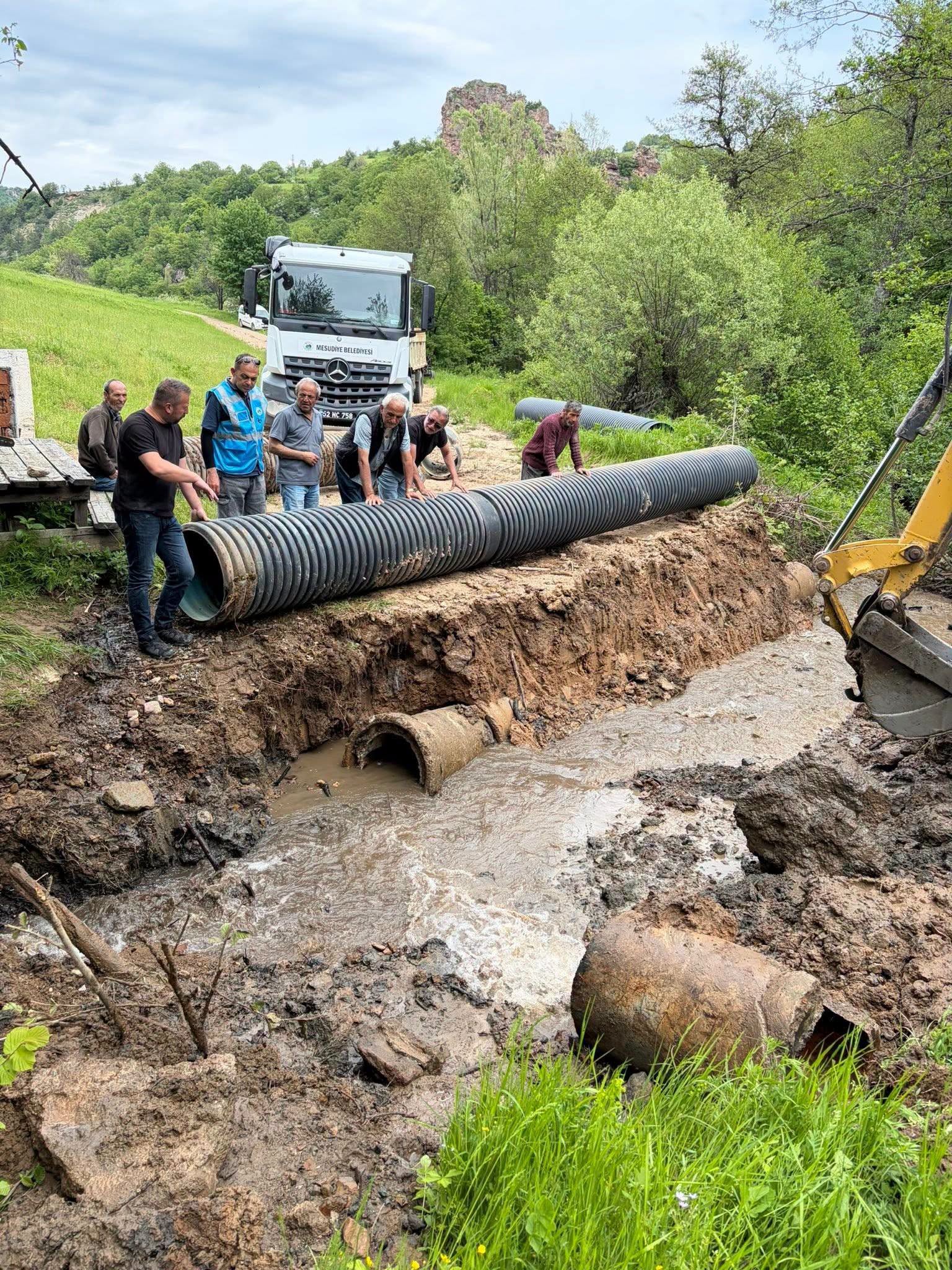 Yeşilçit Muhtarı İbrahim Yitmez'den Yol İçin Teşekkür