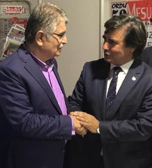 İdris Naim Şahin, OBKD Başkanı Sefai Uzunyurt ile bir süre sohbet etti…    