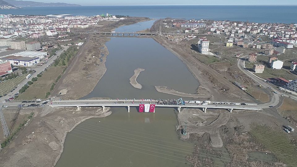 Melet Irmağı köprüsü